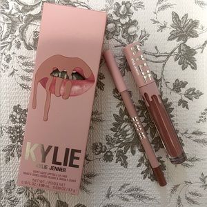 Kyle velvet lip kit shade Bare NWT